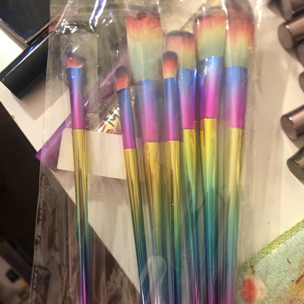 Makeup brushes